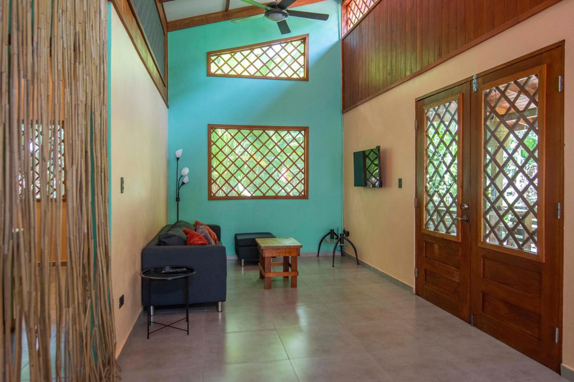 Villa Pina Dorada Dependencia Del Hotel Casa Merlin Puerto Viejo de Talamanca Eksteriør billede