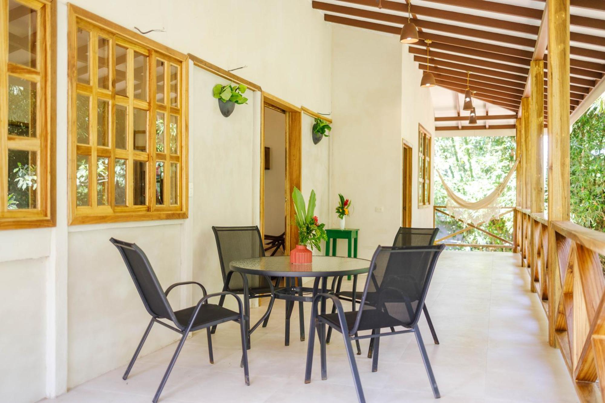 Villa Pina Dorada Dependencia Del Hotel Casa Merlin Puerto Viejo de Talamanca Eksteriør billede